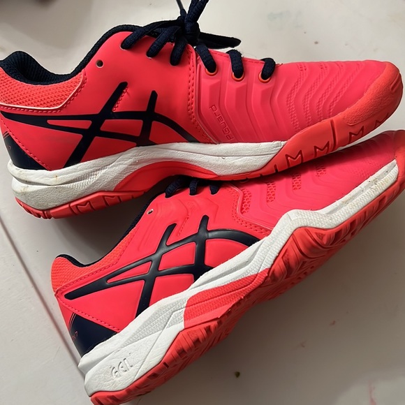 ASICS girls size 1 sneaker like new - Picture 4 of 5